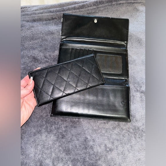 Chanel Vintage Black and White Quilted Wallet Luxurious Design - Picture 14 of 16